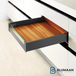 ریل بدنه دار اسلیم اینر فانتونی با طراحی مدرن و فرانت شیشه، مناسب برای انواع کشوها.