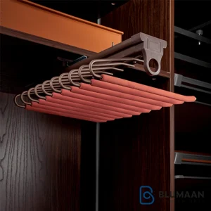 رک ریلی جای شلوار سقفی یک طرفه فرنچ استایل فانتونی، محصولی با طراحی زیبا و کاربردی برای نظم‌دهی به کمد لباس.