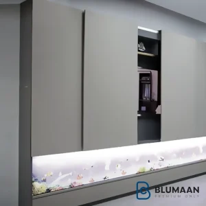 مکانیزم این لاین هوایی چهار درب سینکرونایز متقارن فانتونی، یک راه‌حل مدرن و زیبا برای کمدها و میزهای تلویزیون.