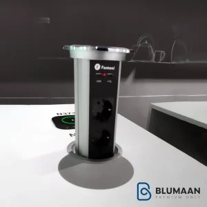 نمای نزدیک از پریز برق لیفت آپ فانتونی N372 با دکمه تاچ و پورت USB.