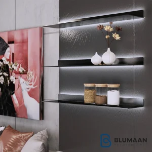 چراغ LED شلف آلومینیومی فانتونی با طراحی مدرن و نورپردازی گرم.