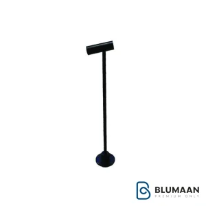 نمای نزدیک از چراغ LED پایه دار مینیمال لایت پل N901 فانتونی، نشان‌دهنده طراحی مینیمال و نور گرم آن.