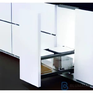 نمای نزدیک از سطل ریلی جای برنج و حبوبات توکار Q935 فانتونی که در کابینت نصب شده است و دسترسی آسان به مواد غذایی را نشان می‌دهد.