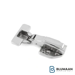 تصویر لولا آرام بند ملونی 107 درجه روکار با پایه 3D کلیپسی که بر روی درب کابینت نصب شده است.