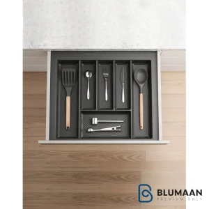 عکس باکیفیت از جای قاشق چنگال داخل کشو ملونی با طراحی German Style و رنگ آنتراسیت، مناسب برای نظم دهی به آشپزخانه.