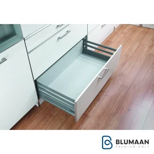 نمای نزدیک از ریل تاندم باکس بلند با 2 میله گالری DD4 - یونی هوپر که برای استفاده در کشوهای آشپزخانه طراحی شده است و نظم و سازماندهی را به ارمغان می‌آورد.