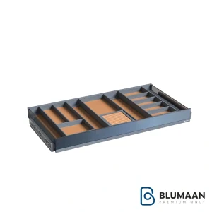 جای زیورآلات چرمی ریلی با طراحی شیک و مدرن برای سازماندهی زیورآلات شما.