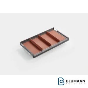 جای کفشی چرمی ریلی داخل کمد با طراحی مدرن و نورپردازی LED برای سازماندهی کفش ها.