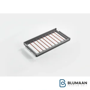 عکس جای شلوار چرمی ریلی یونی هوپر با طراحی مدرن برای سازماندهی کمد لباس.