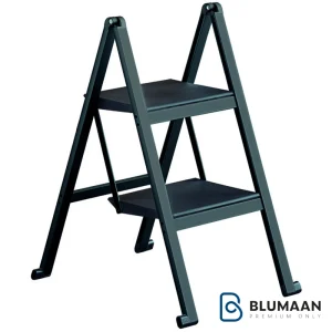 نردبان دو طبقه STEPOLO - پکا از برند پکا سوئیس، با طراحی ایمن و کاربردی برای استفاده در منزل و محل کار.