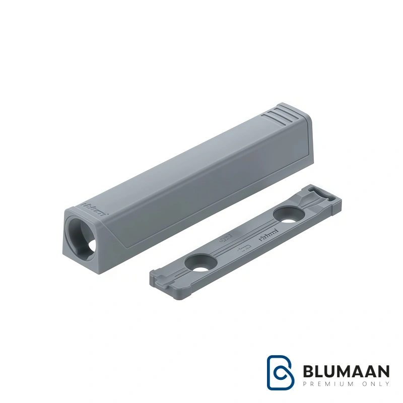 آداپتور مگنت بلند بلوم با طراحی زیبا و کاربردی برای نظم‌دهی به وسایل شما.