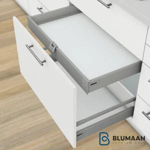 لوازم کشو مخفی تاندم باکس بلوم از برند معتبر Blum، با طراحی زیبا و کارآمد برای نظم‌دهی به آشپزخانه.