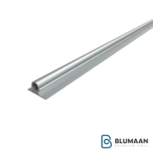 تصویری از تاب گیر توکار ملونی در رنگهای متنوع و طولهای مختلف که در دکوراسیون داخلی استفاده شده است و به زیبایی و نظم فضا اشاره دارد.